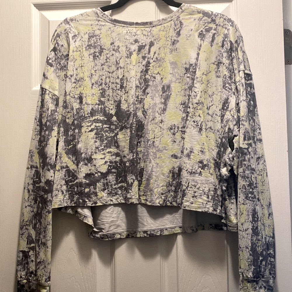 Lululemon Abrasion Training Long Sleeve Size 14, Limited Pattern